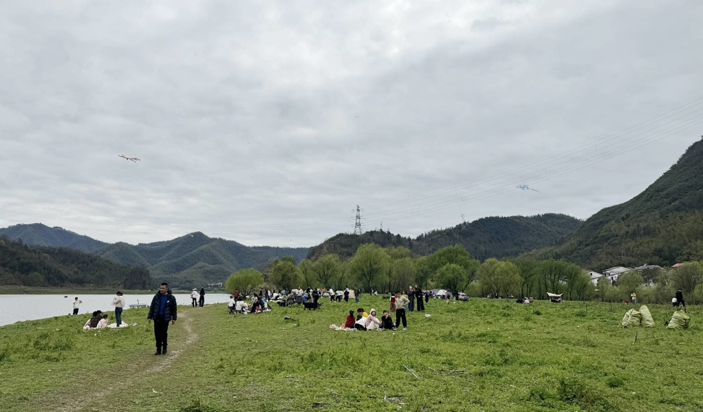 徐望深入天城镇调研文旅开发工作时强调：做好“山水文章 ” 完善基础配套 打造精品工程2.jpg