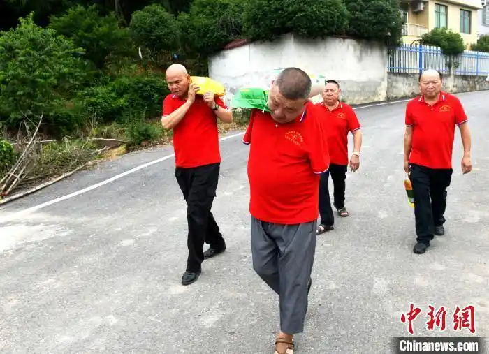 正在上传...