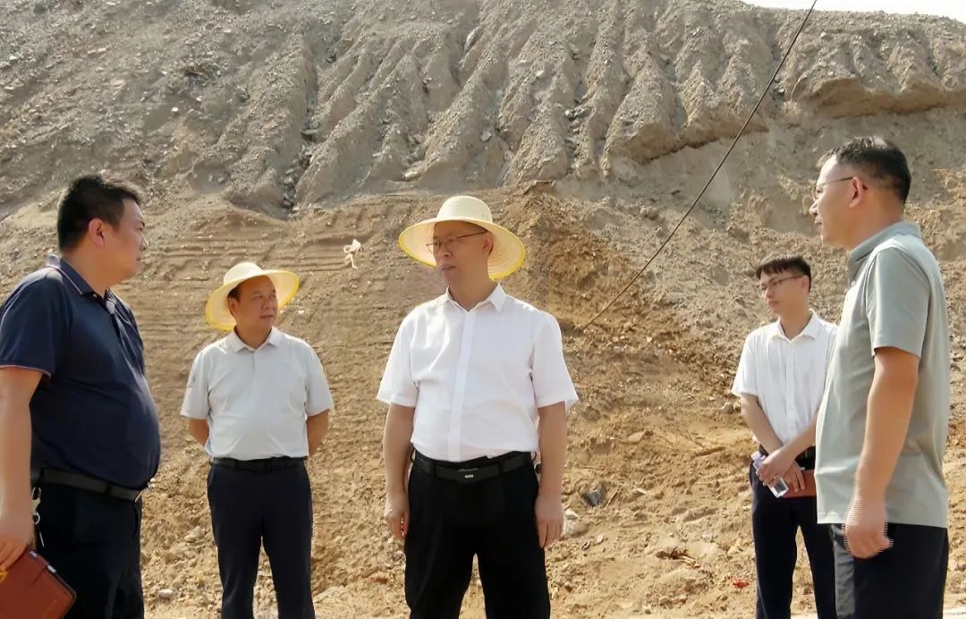 【聚焦重点项目建设】郑俊华督导重点项目建设时强调：以高质量项目建设支撑高质量发展