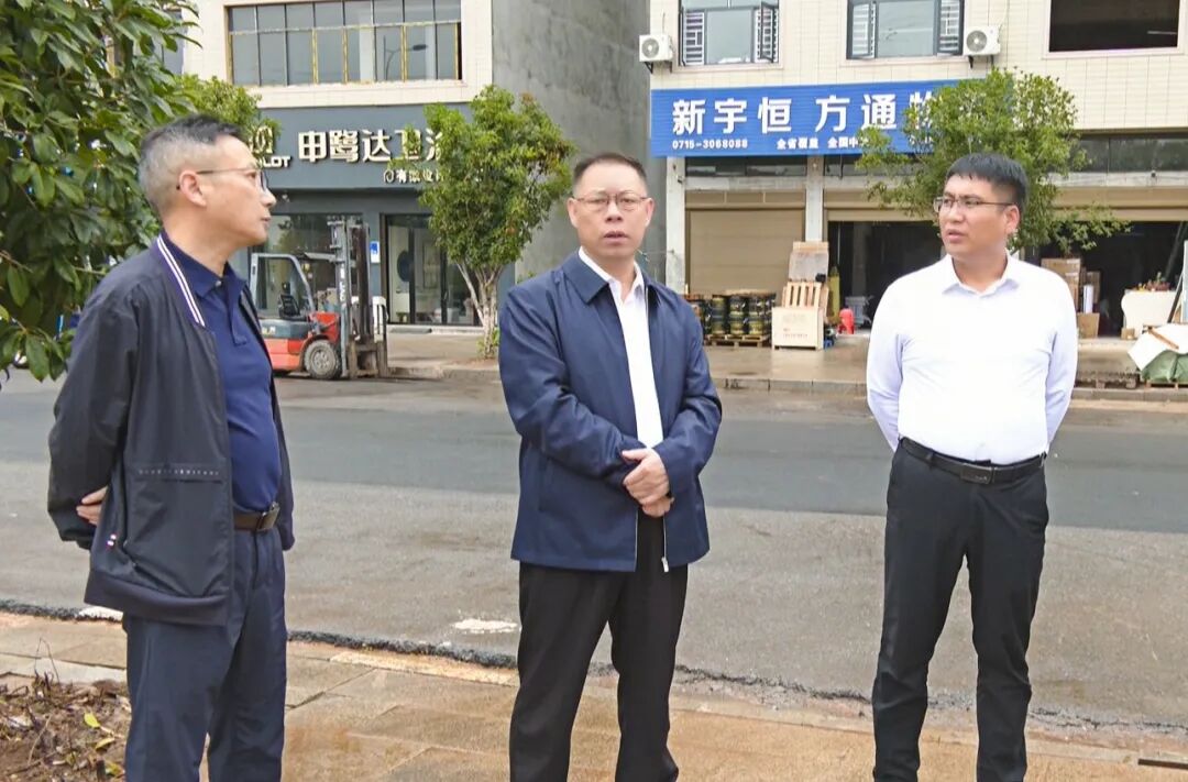郑俊华调研天城镇社区工作时要求：努力创造更好的环境 不断增强人民群众的获得感幸福感